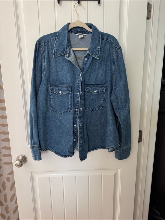 H&M Jackets & Blazers - H&M Women’s Denim Jacket in Medium Blue